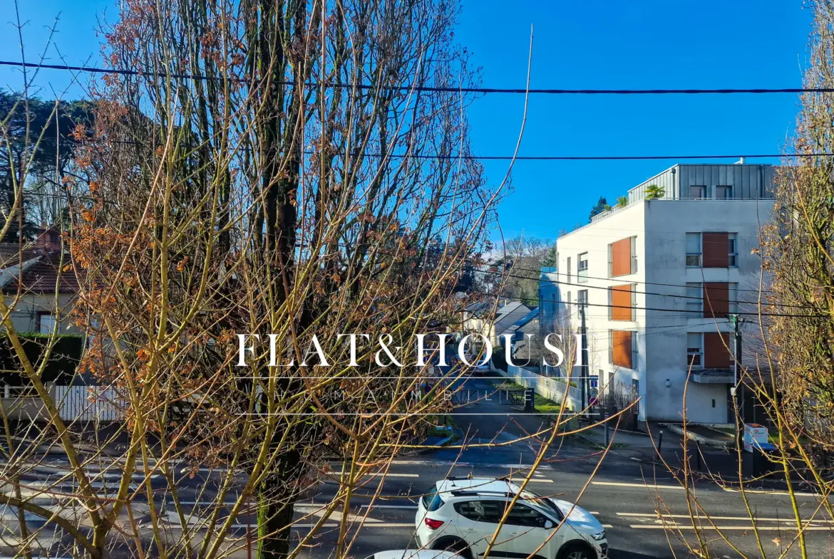 Appartement T2 lumineux avec balcon et parking à Nantes - Quartier Schuman 