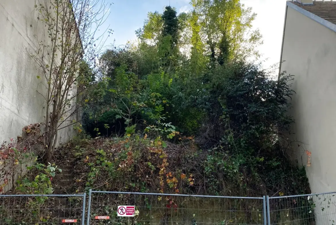 Terrain de 450 m² à Osny, 135 000 € 