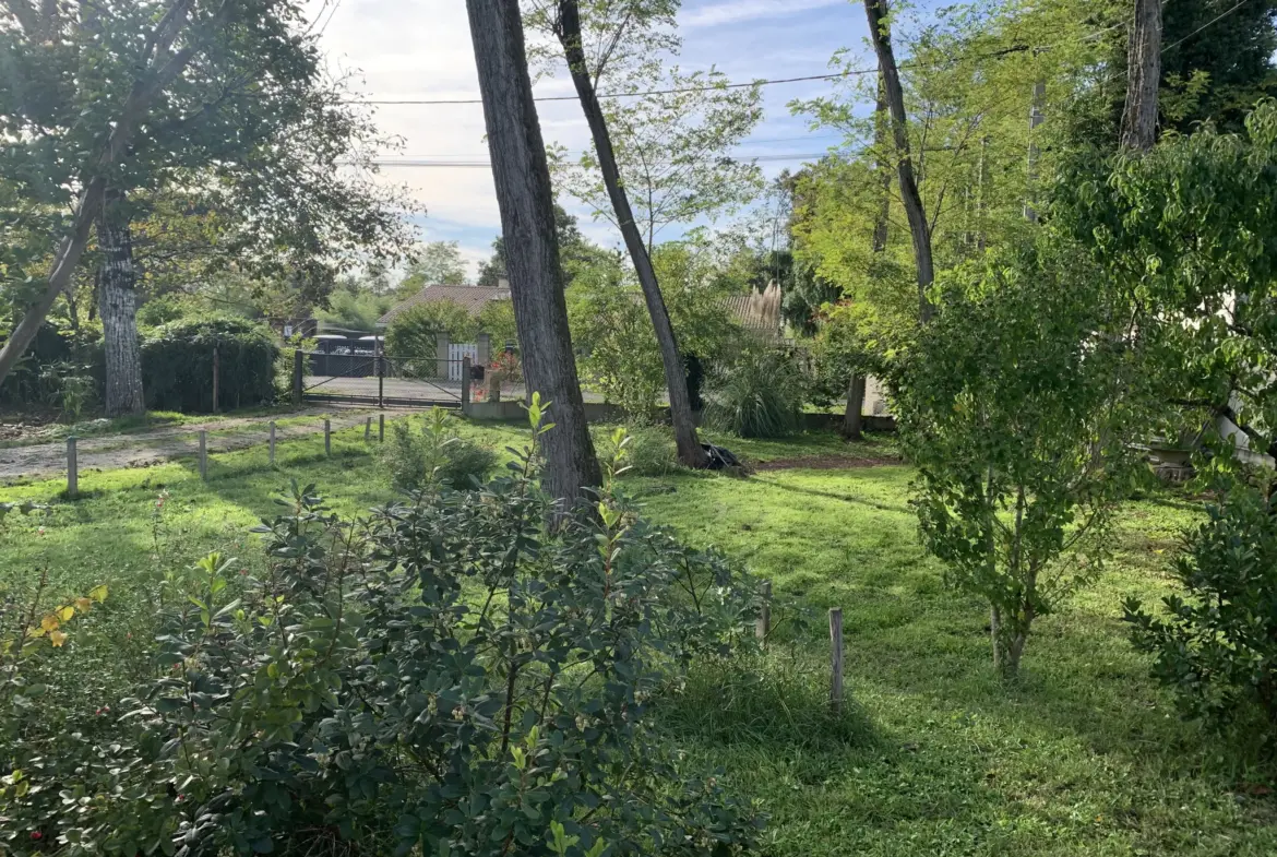 Terrain constructible de 485 m² à Noaillan, Sud Gironde 