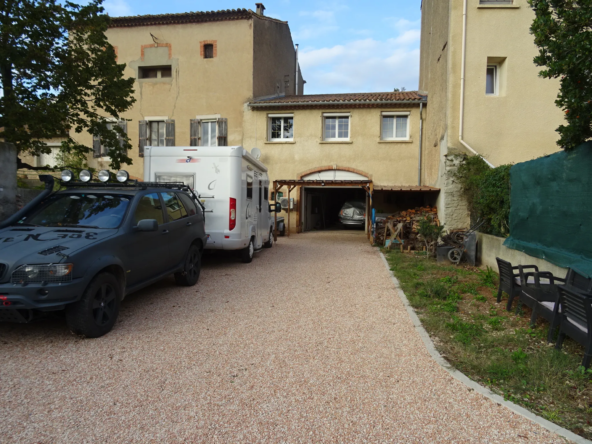 Maison de village avec jardin et garage à Castelnau d'Aude