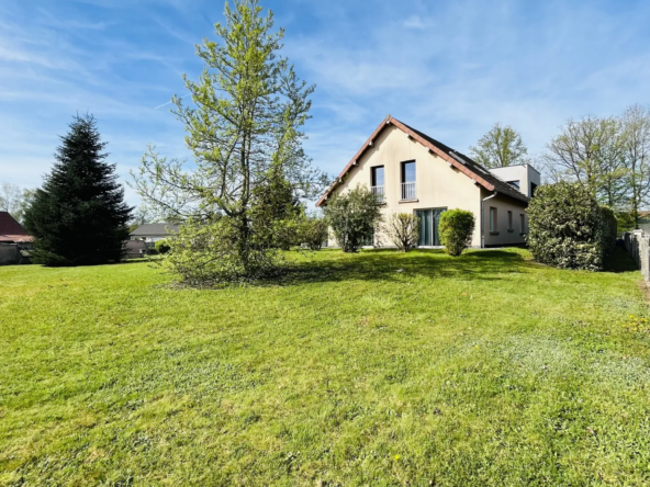 Maison spacieuse à vendre à Magny-Vernois - 234 m² - 5 chambres