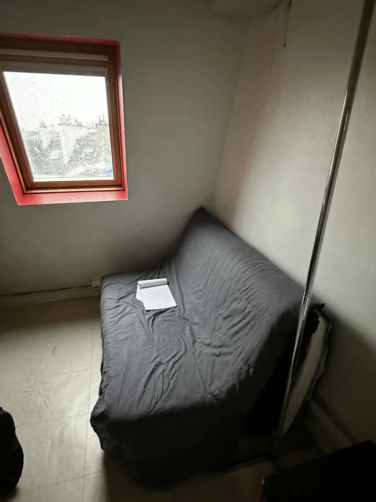 Chambre de Service à Vendre - Paris 9ème - Rue Rodier 