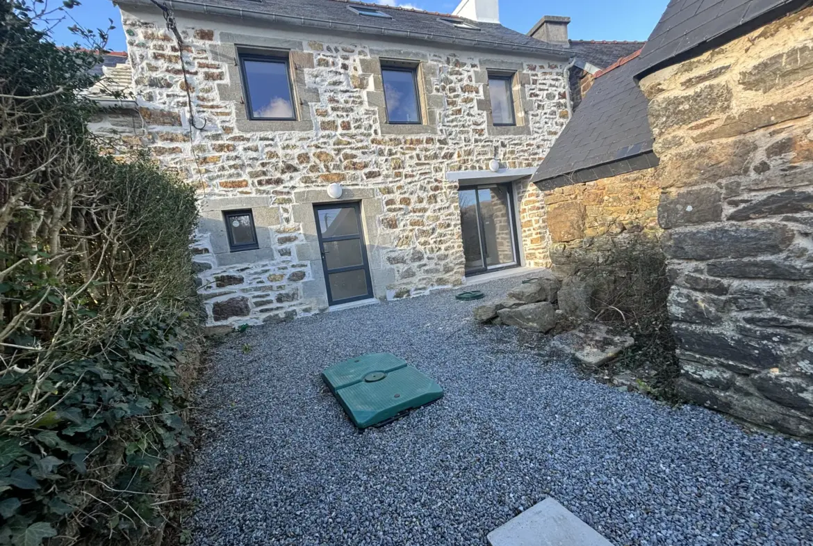 Maison en pierre rénovée à Plougastel Daoulas - 213 000 EUR 