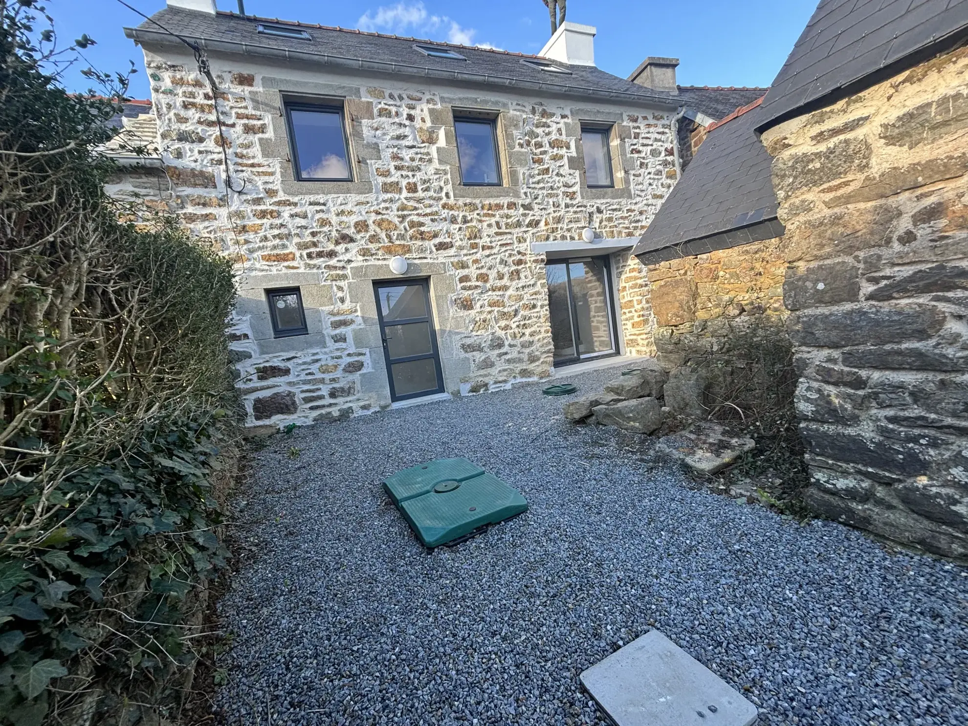 Maison en pierre rénovée à Plougastel Daoulas - 213 000 EUR 