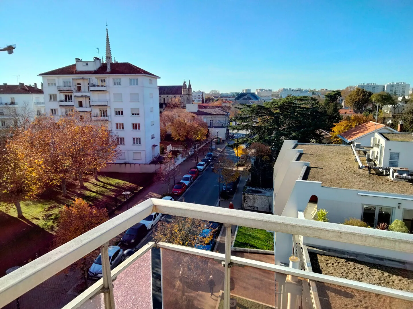 Appartement T2 lumineux avec terrasse à Bordeaux-Cauderan 