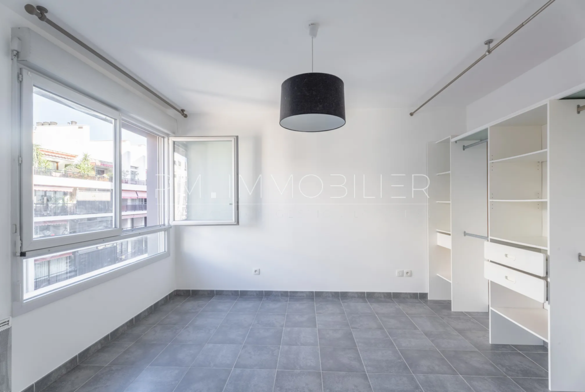 Vente Appartement T2 à Marseille Joliette - 169 000 € 