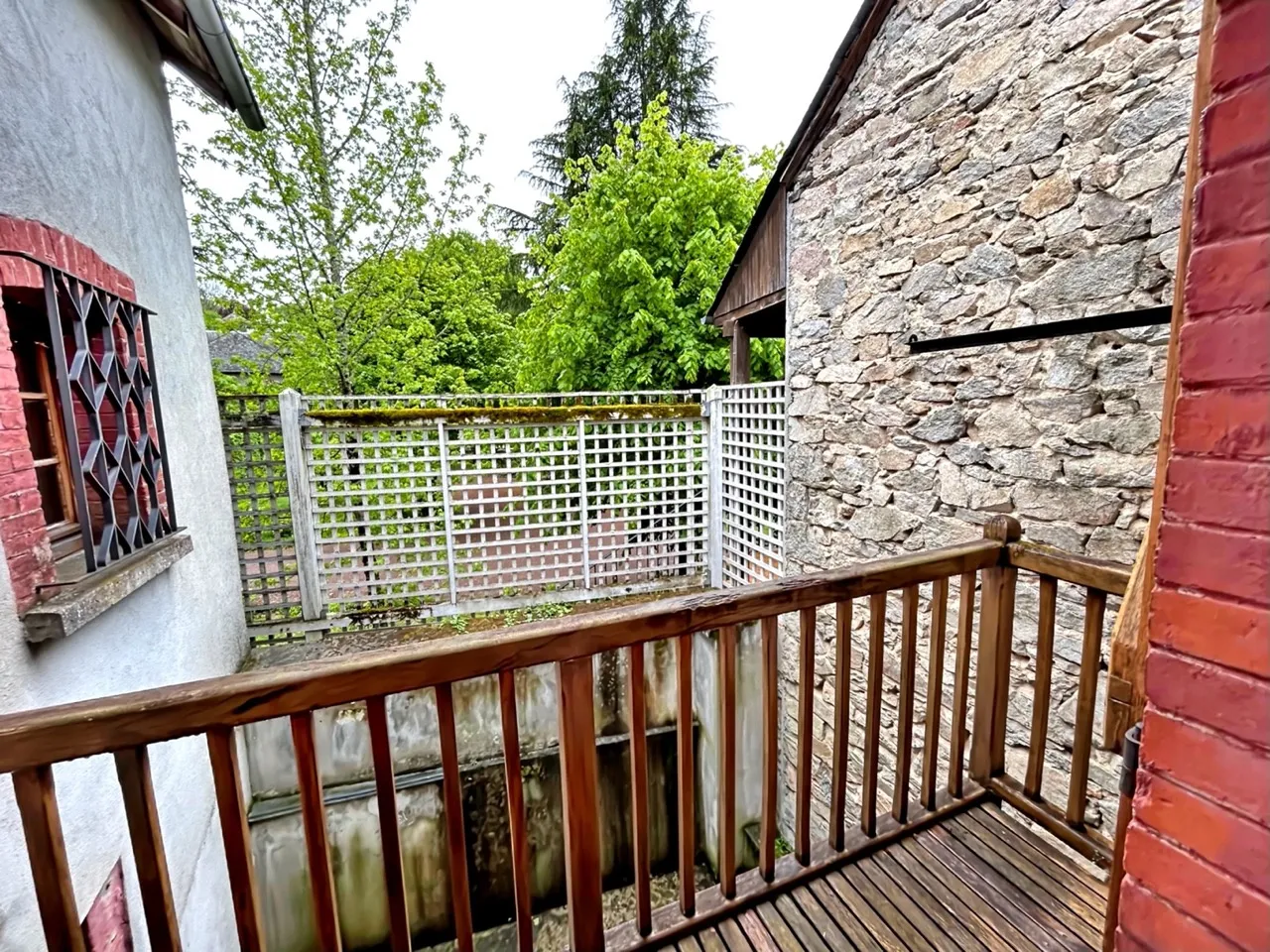 Maison à vendre à Cornil en Corrèze avec 2 chambres et cour 