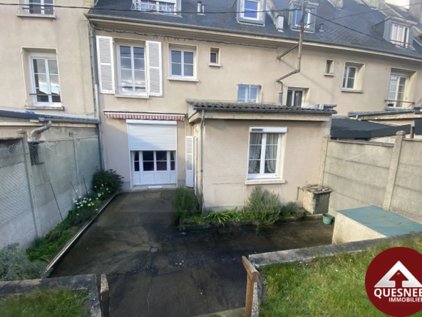 Maison à vendre avec local commercial à Villers-Bocage - 299 000€