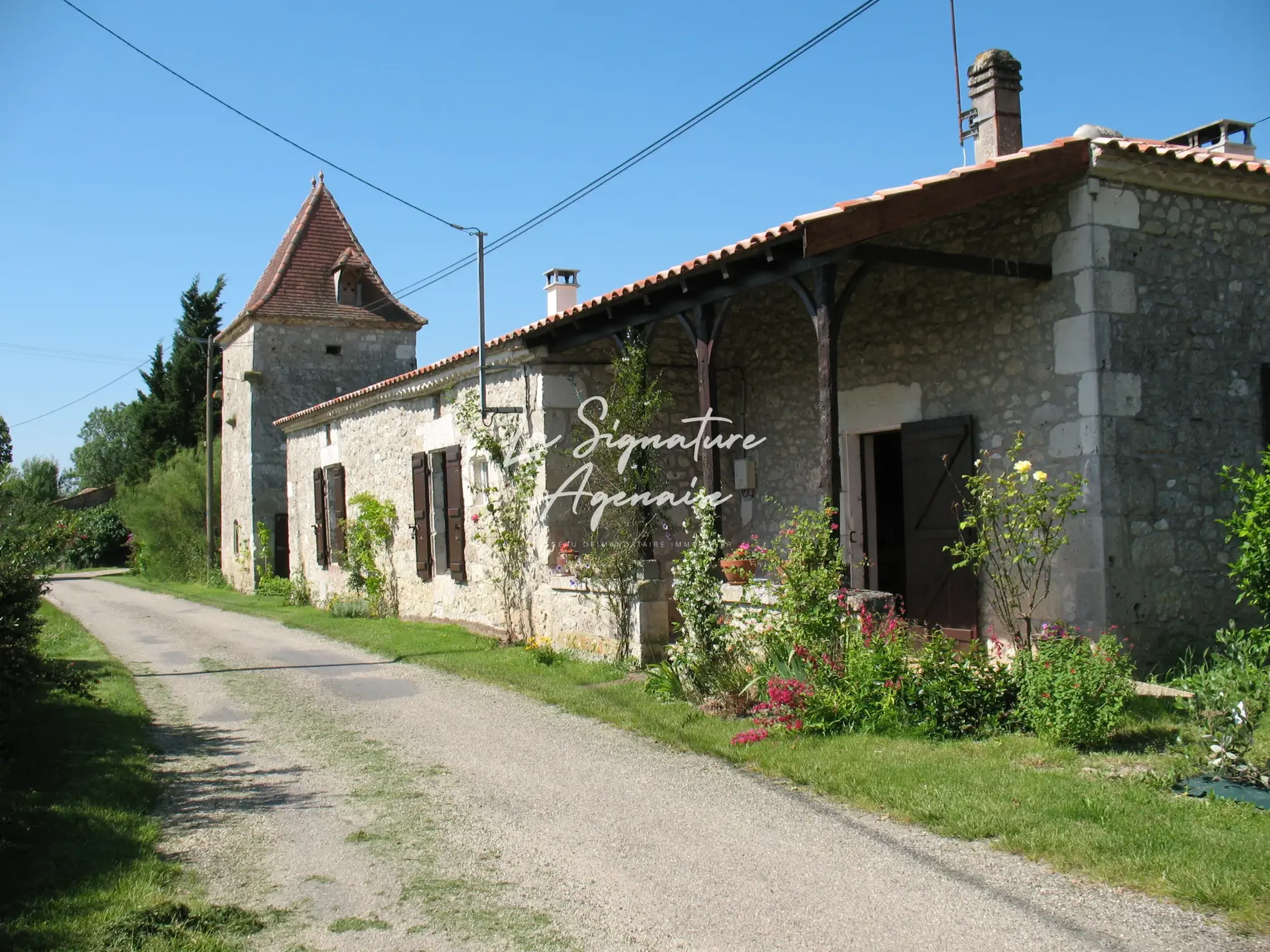 Charmante maison en pierre avec piscine et pigeonnier à Prayssas 