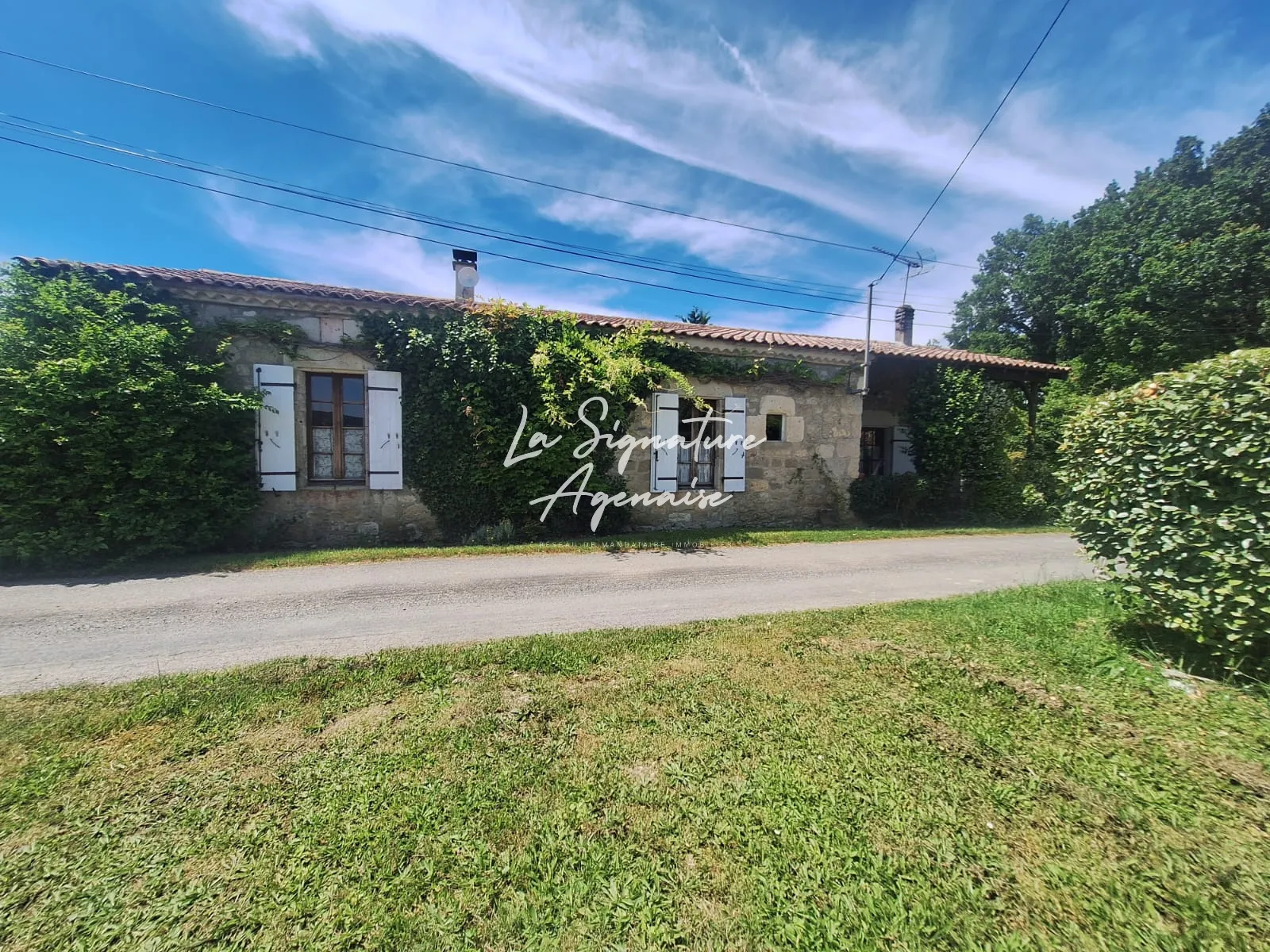 Charmante maison en pierre avec piscine et pigeonnier à Prayssas 