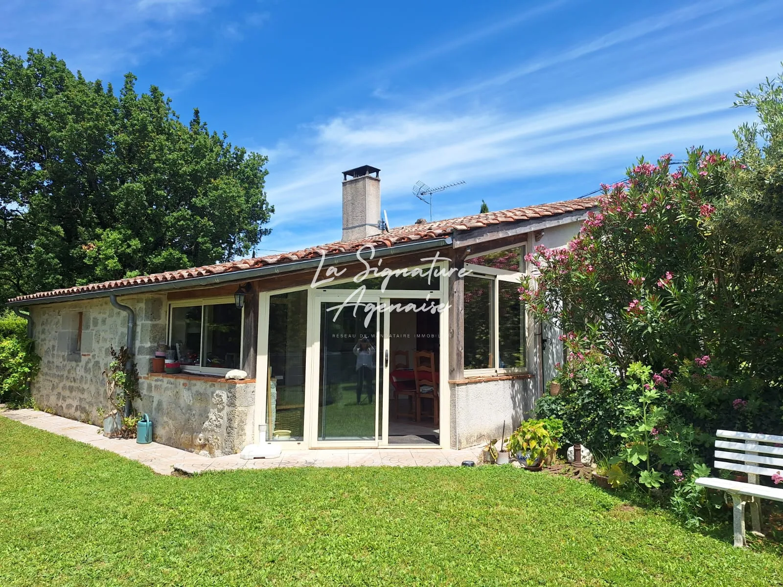 Charmante maison en pierre avec piscine et pigeonnier à Prayssas 