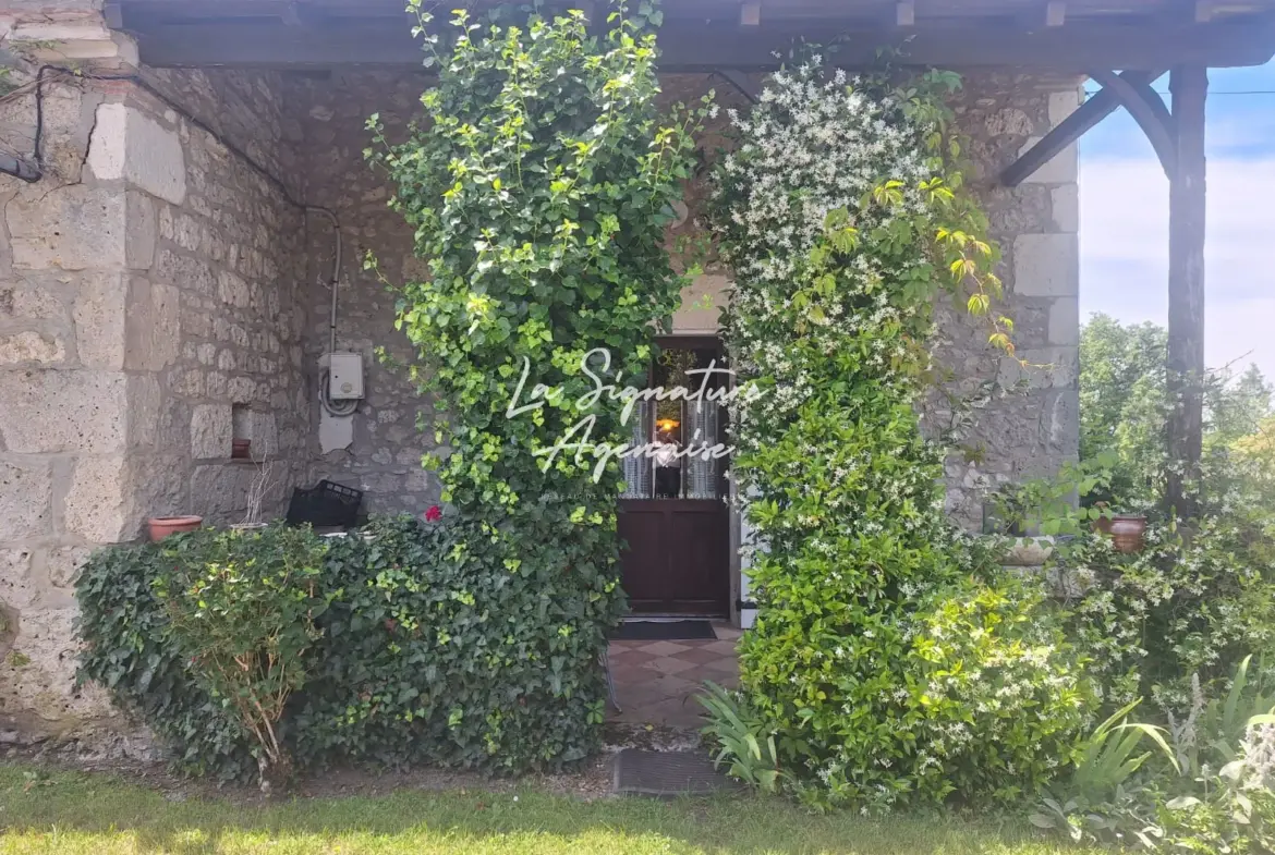 Charmante maison en pierre avec piscine et pigeonnier à Prayssas 