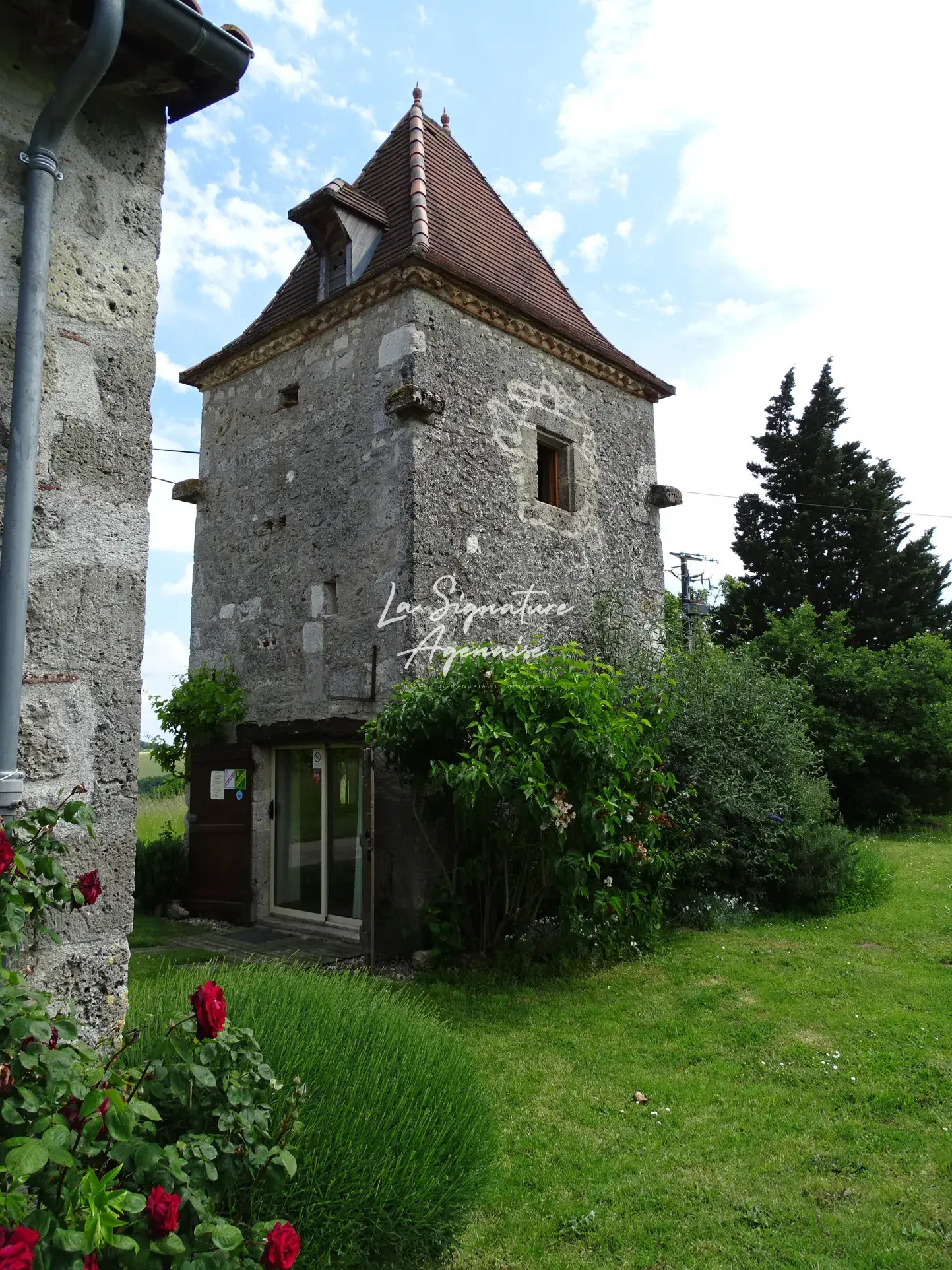 Charmante maison en pierre avec piscine et pigeonnier à Prayssas 