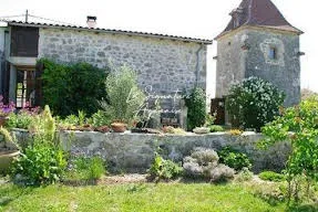 Charmante maison en pierre avec piscine et pigeonnier à Prayssas