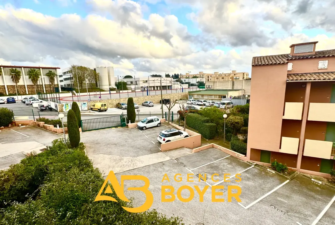 T2 à Bandol avec terrasse Sud et parking, à 10 min des plages 