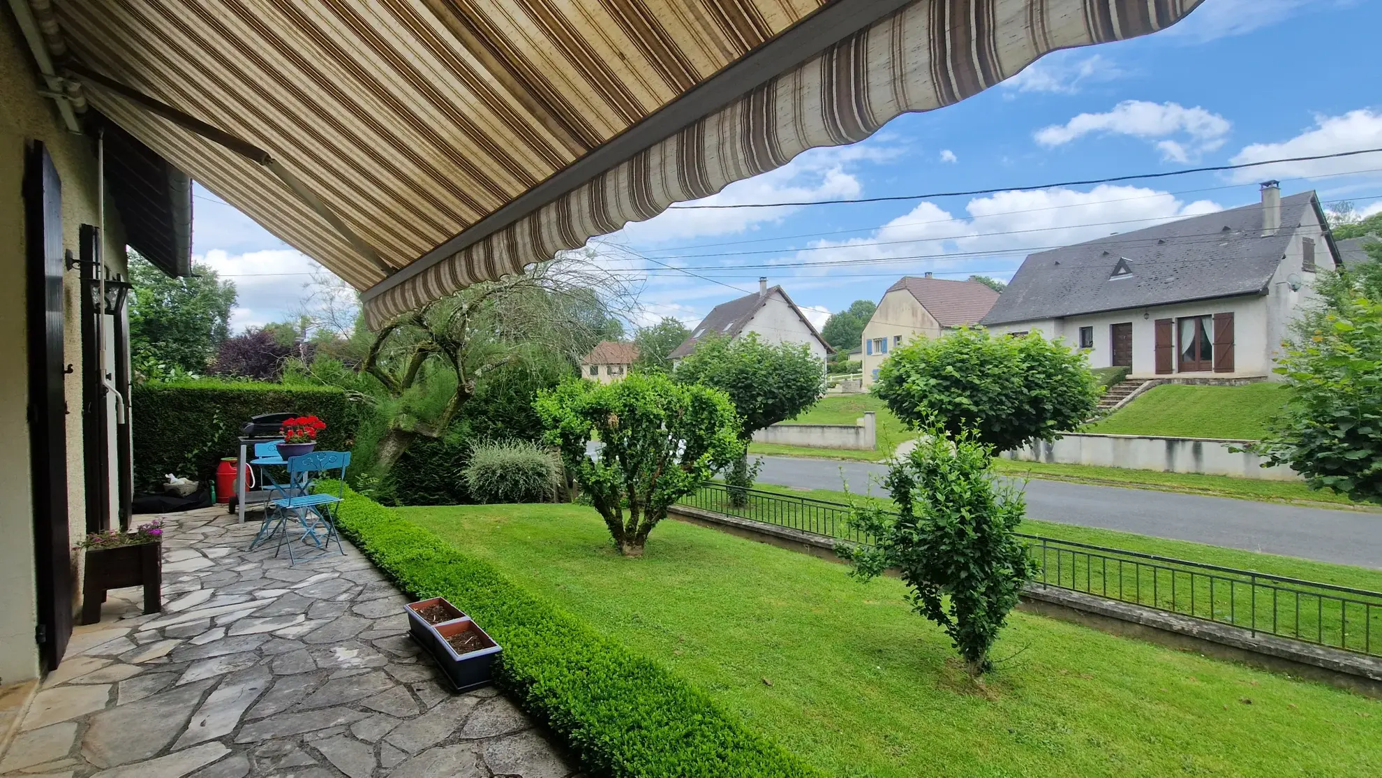 Maison indépendante de 3 chambres avec jardin à Lubersac 