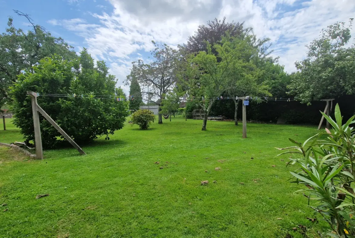 Maison indépendante de 3 chambres avec jardin à Lubersac 