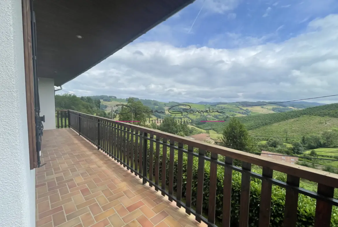 Maison 1980 à vendre avec jolie vue sur la campagne à Cublize 