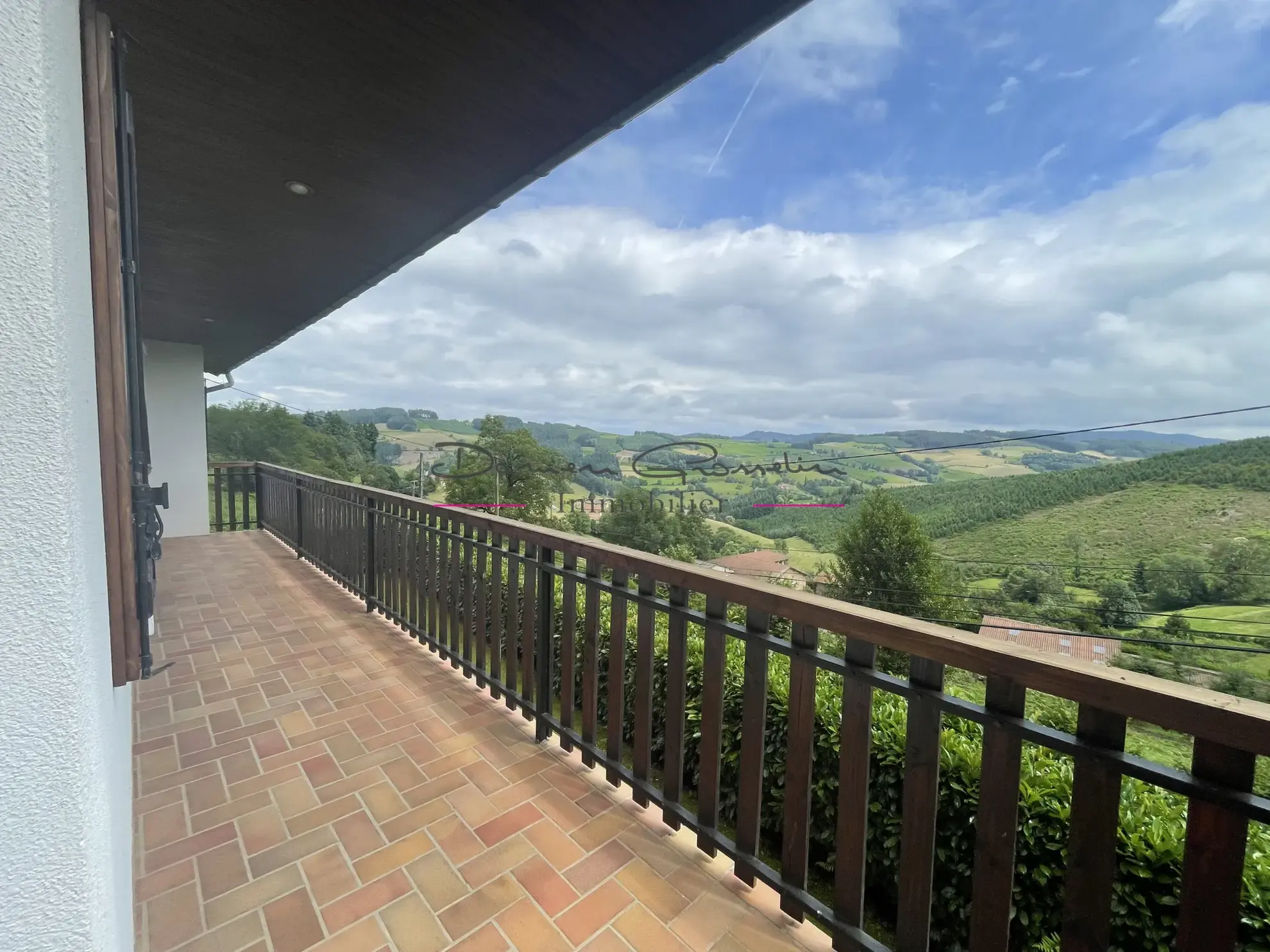 Maison 1980 à vendre avec jolie vue sur la campagne à Cublize 