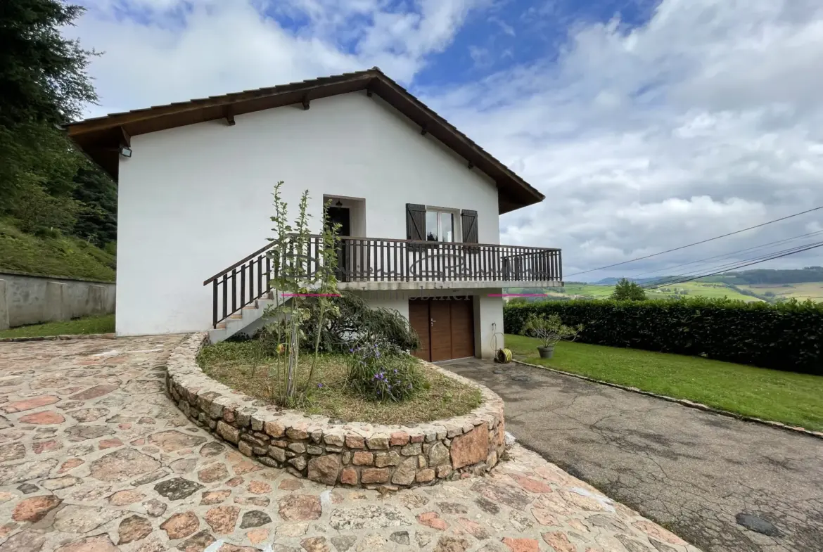 Maison 1980 à vendre avec jolie vue sur la campagne à Cublize 