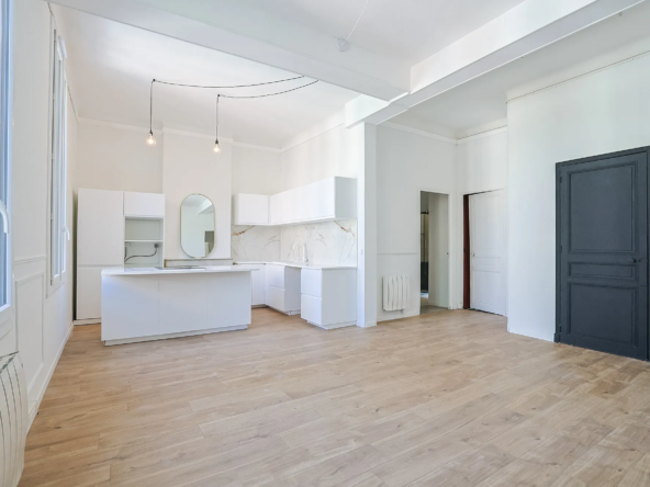 Appartement haussmannien à vendre à Hyères - 81 m²