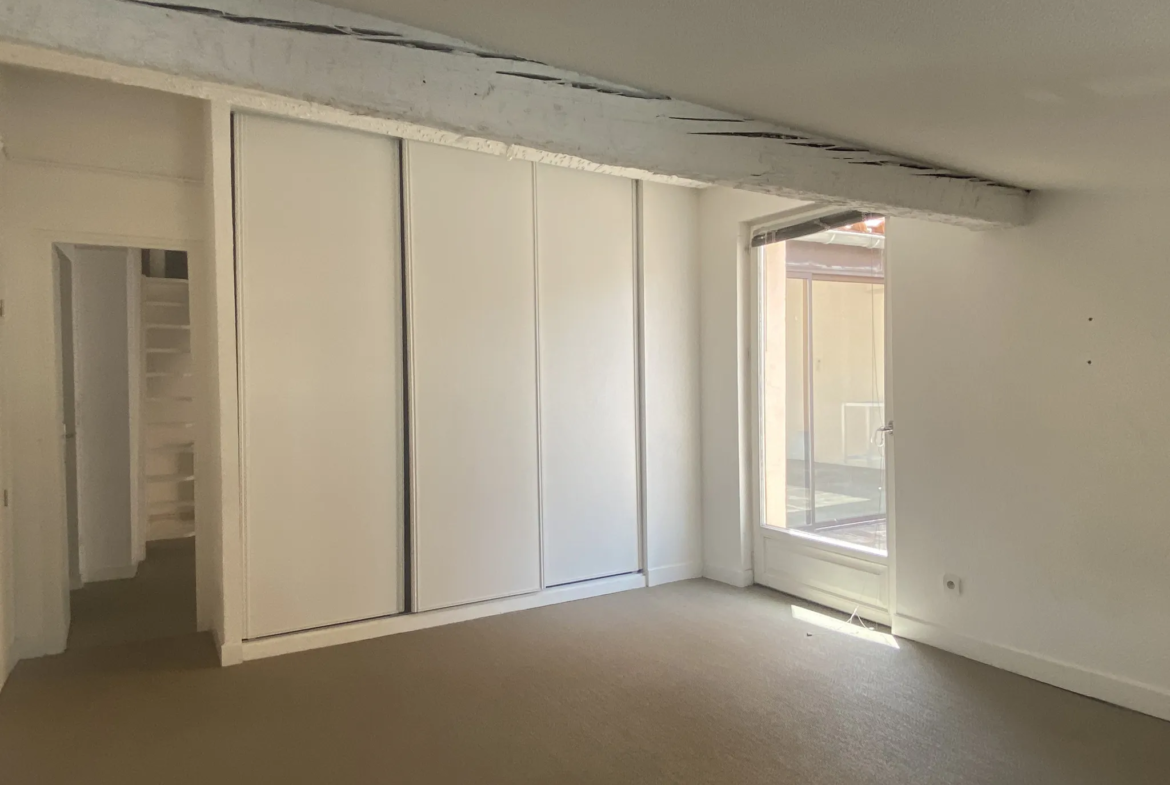 Appartement Atypique avec Terrasse à Vendre à Perpignan 