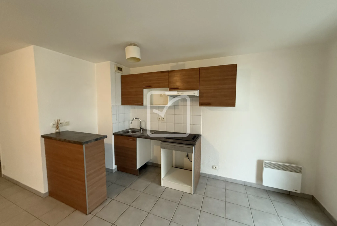 Appartement T3 à vendre à Poitiers - Résidence sécurisée avec balcon et parking 