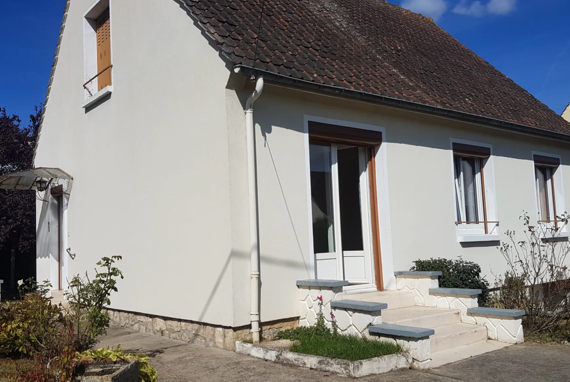 Maison à vendre à Gasny - 3 chambres, 596 m² de jardin 