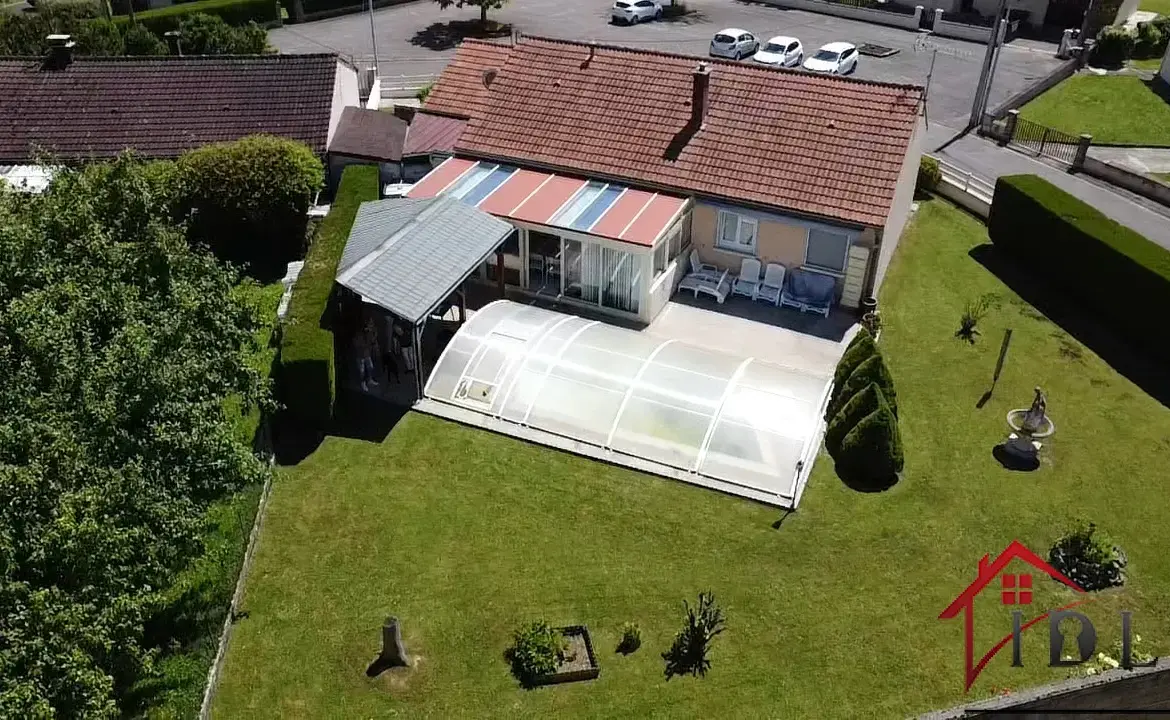 Pavillon de plain-pied avec piscine à vendre à Humbecourt 