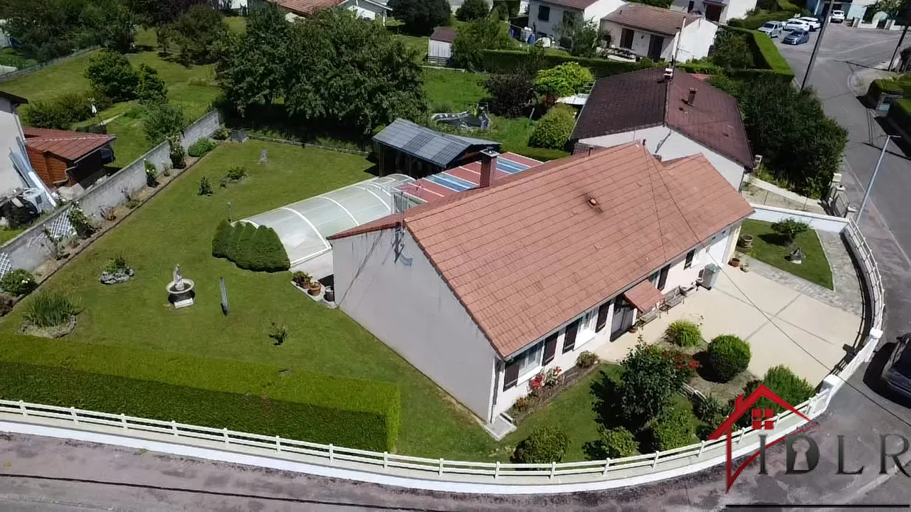 Pavillon de plain-pied avec piscine à vendre à Humbecourt 