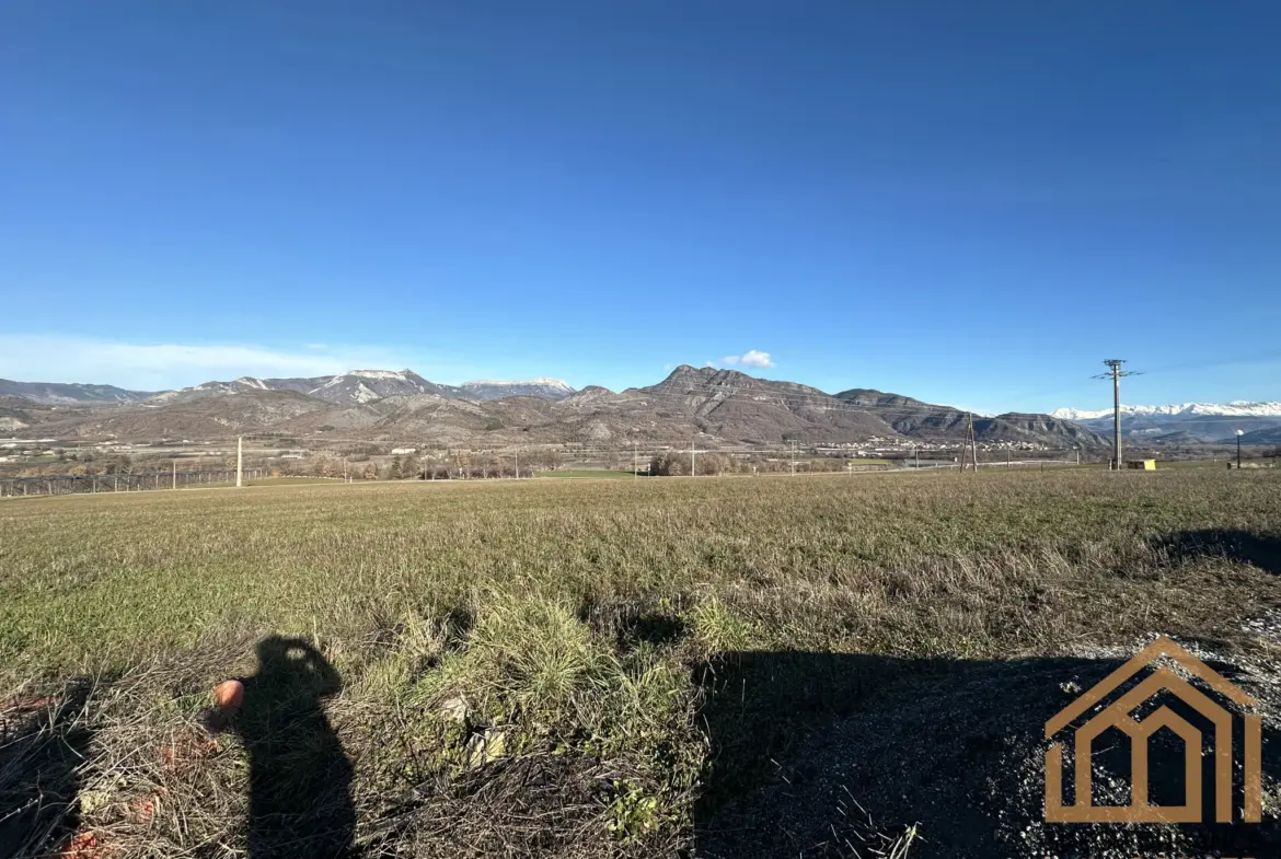 Terrain à bâtir 1645 m² avec vue montagnes à Curbans 