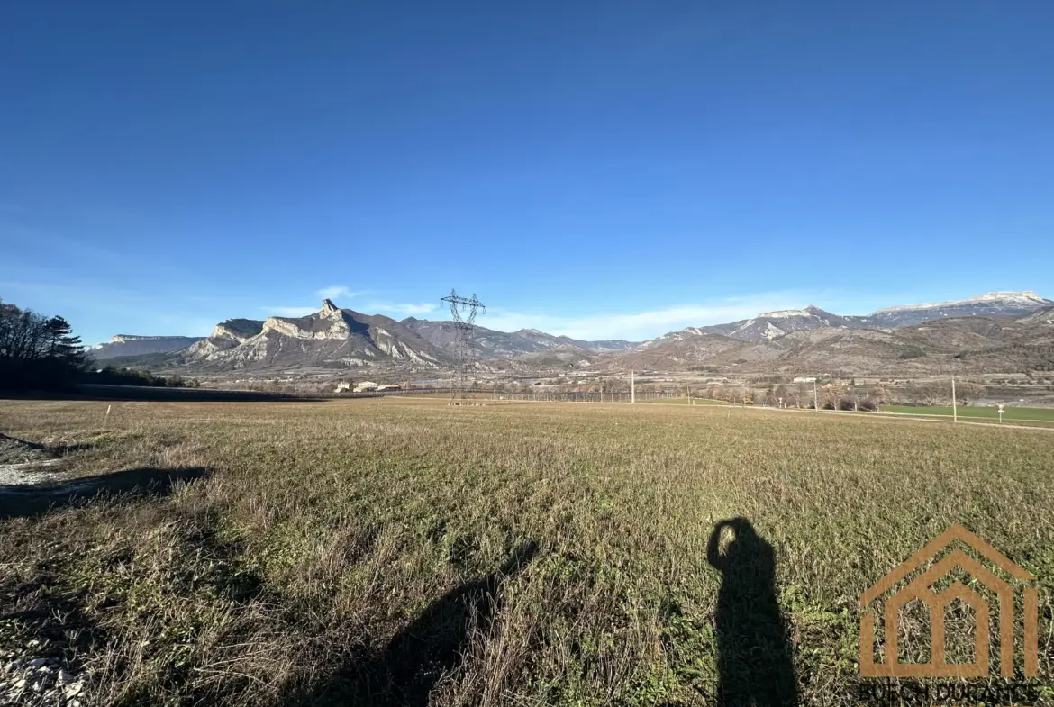 Terrain à bâtir 1645 m² avec vue montagnes à Curbans 