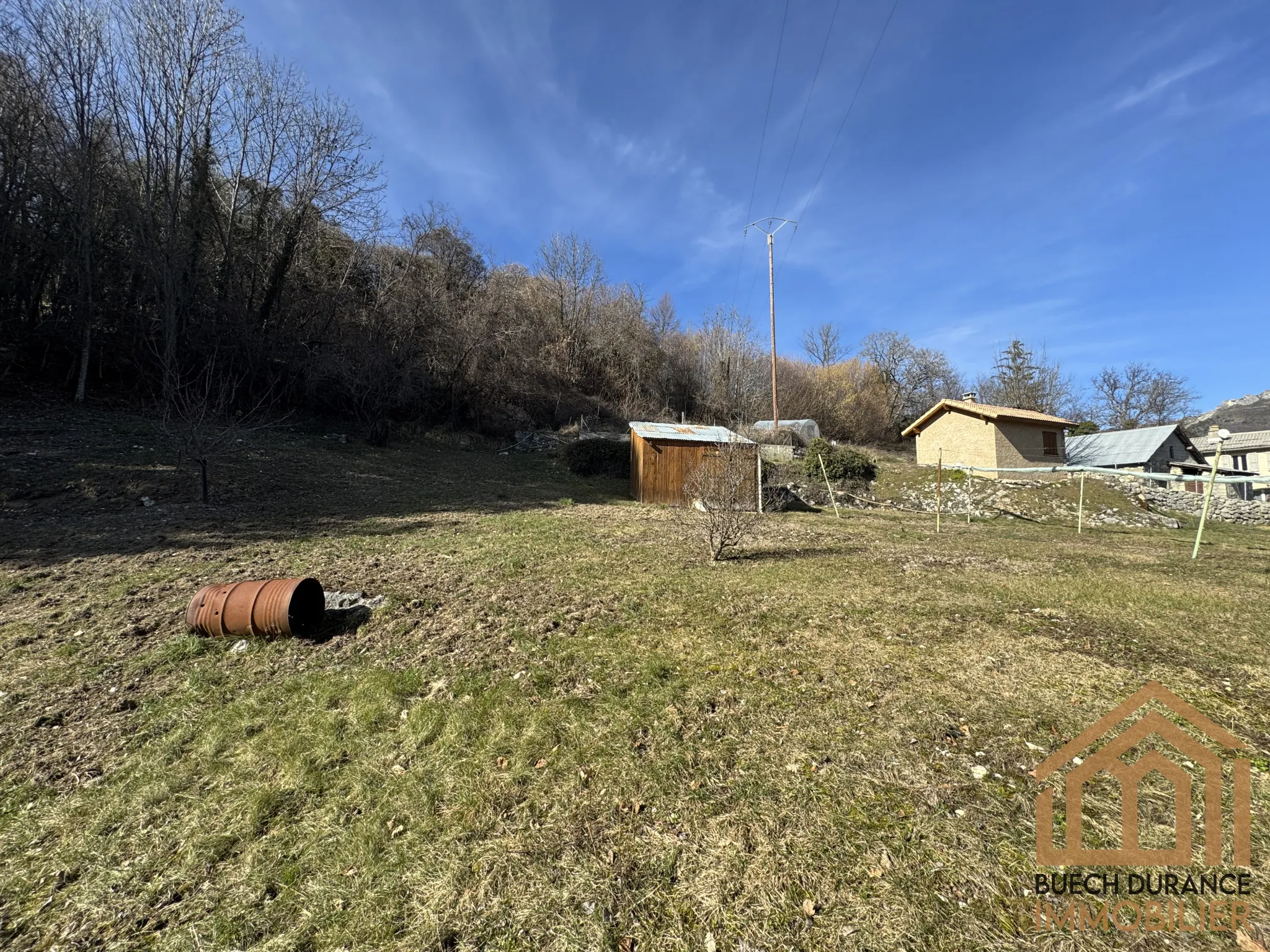 Maison de charme à Esparron (Hautes-Alpes) à vendre pour amoureux de la nature 