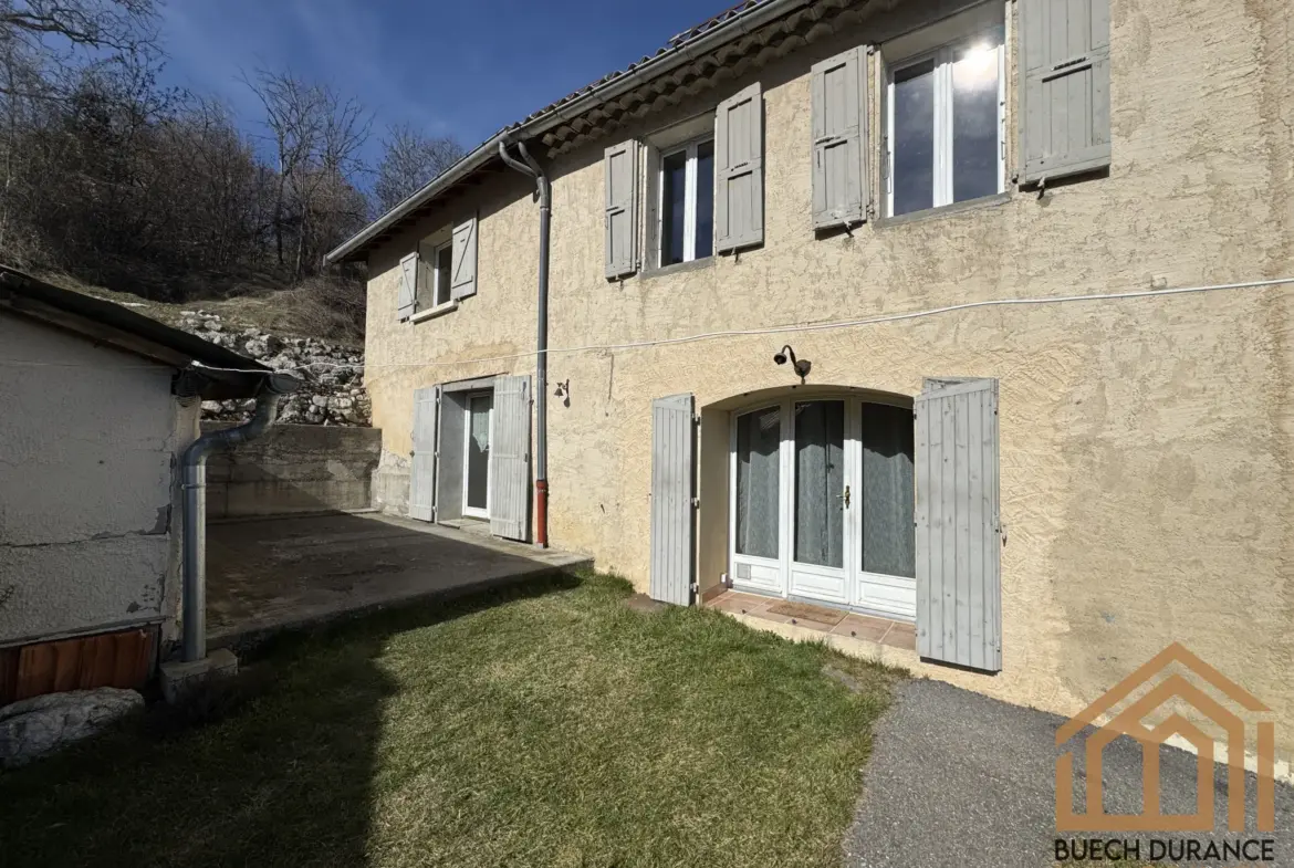 Maison de charme à Esparron (Hautes-Alpes) à vendre pour amoureux de la nature 