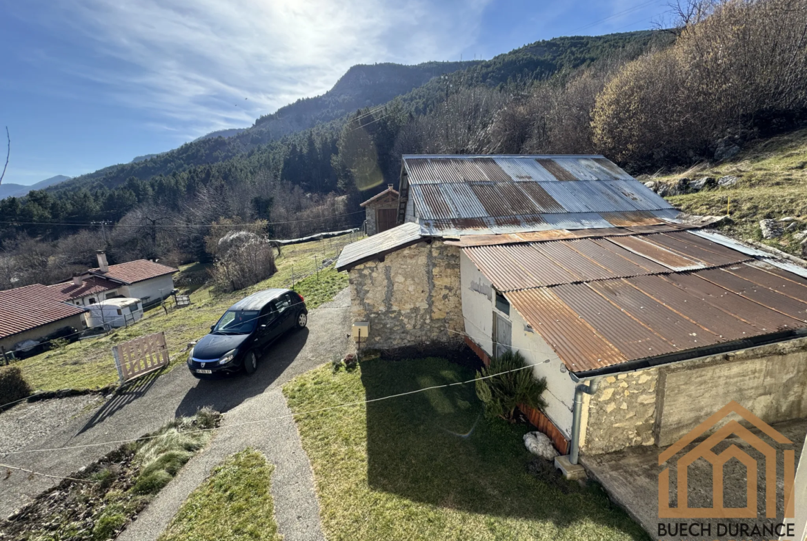 Maison de charme à Esparron (Hautes-Alpes) à vendre pour amoureux de la nature 