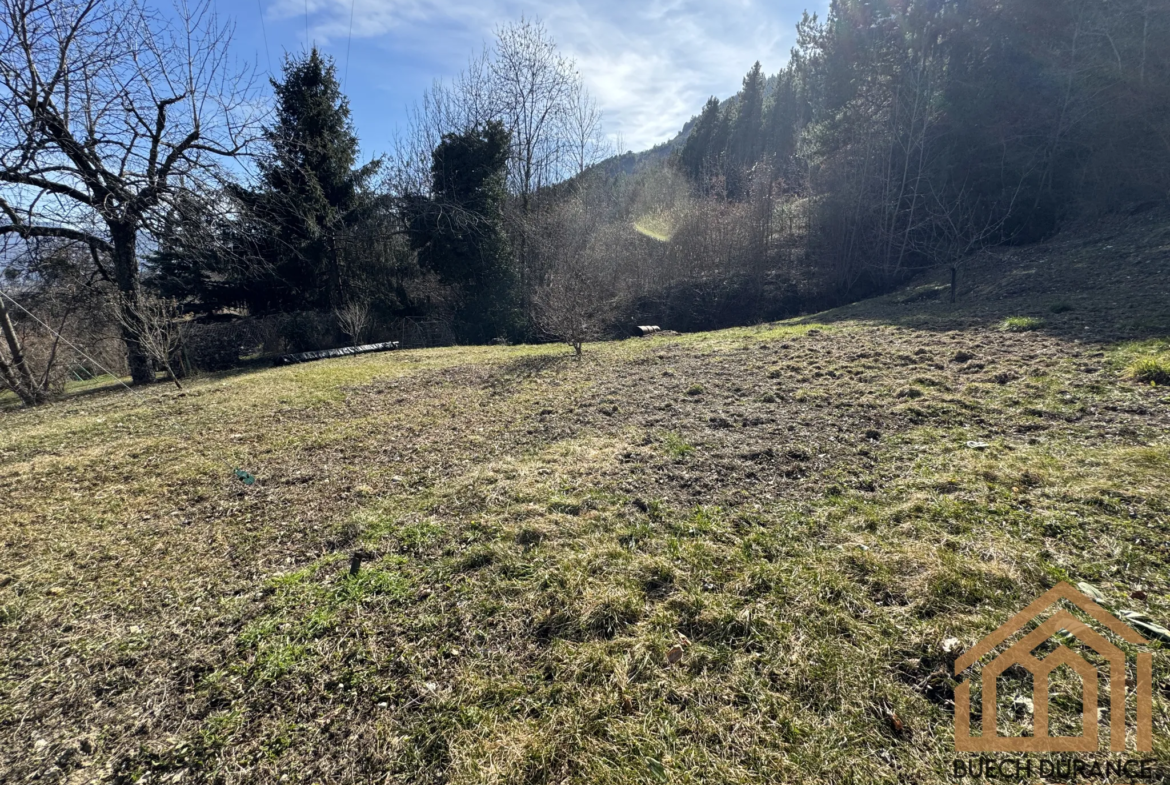 Maison de charme à Esparron (Hautes-Alpes) à vendre pour amoureux de la nature 