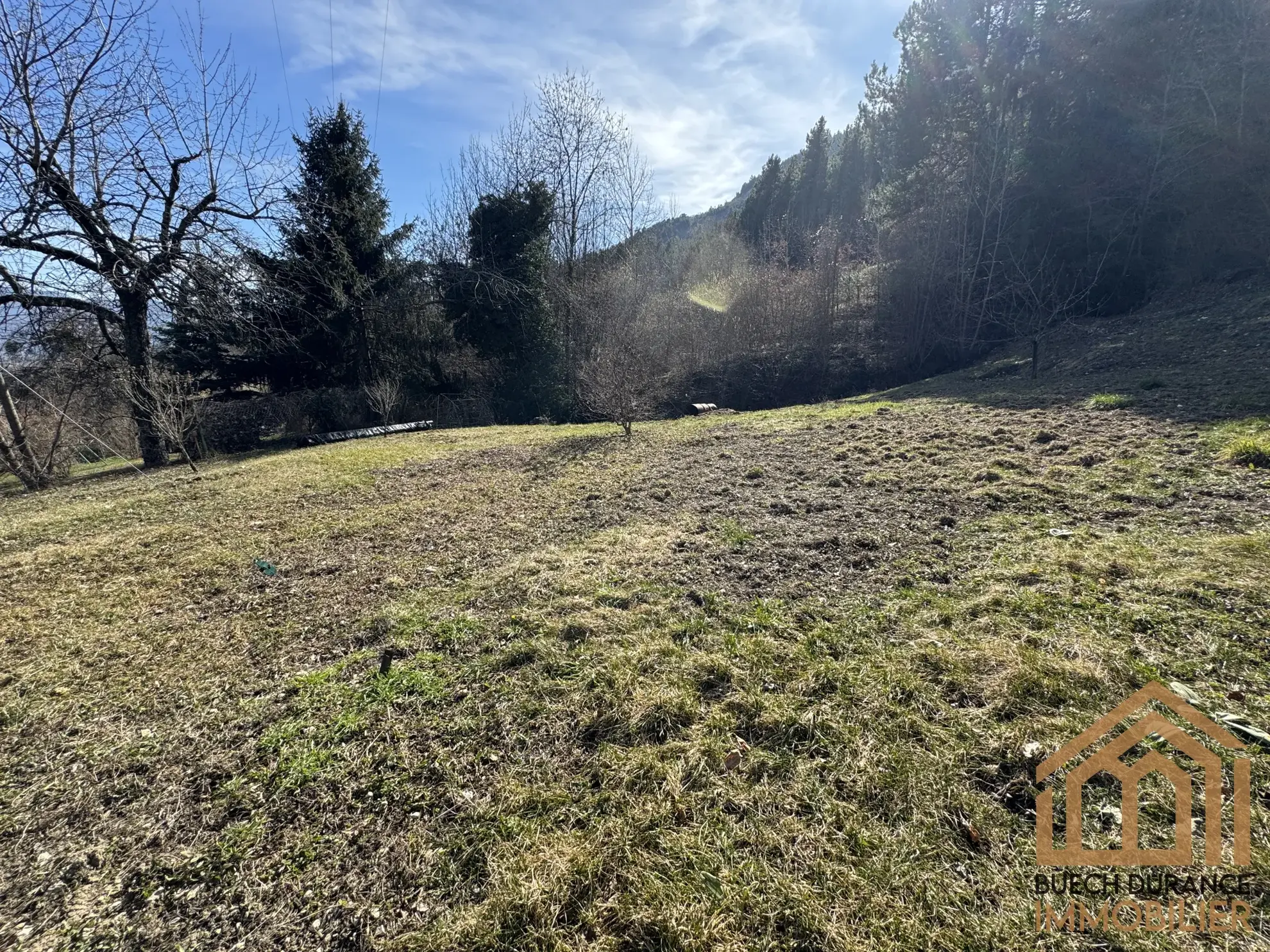 Maison de charme à Esparron (Hautes-Alpes) à vendre pour amoureux de la nature 