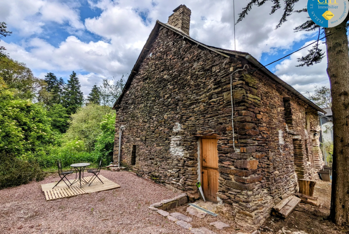 Maison en pierres avec 3 chambres à Beignon, Brocéliande 