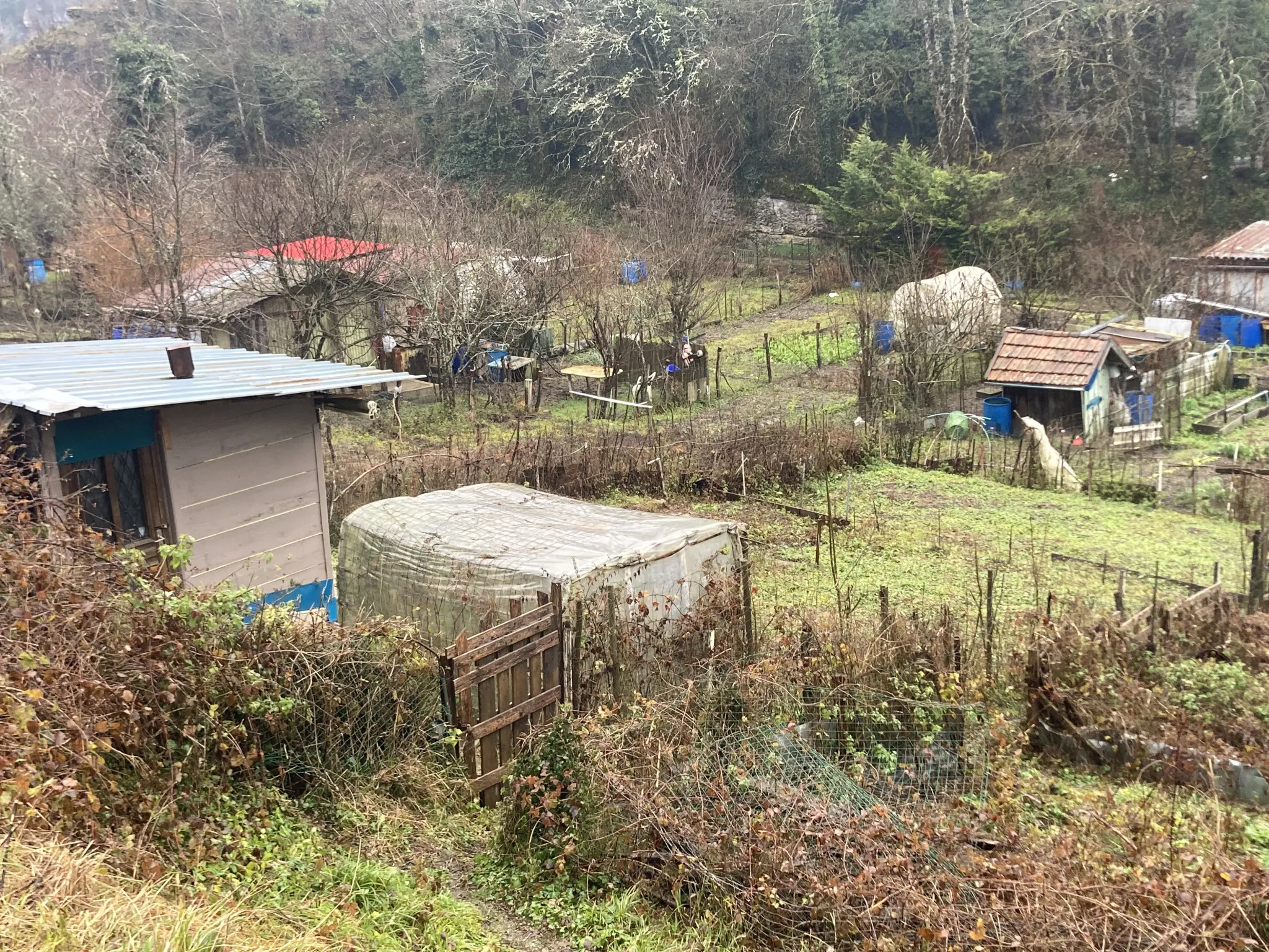 Maison de Ville de 118 m2 à Tenay avec Garage et Jardin 