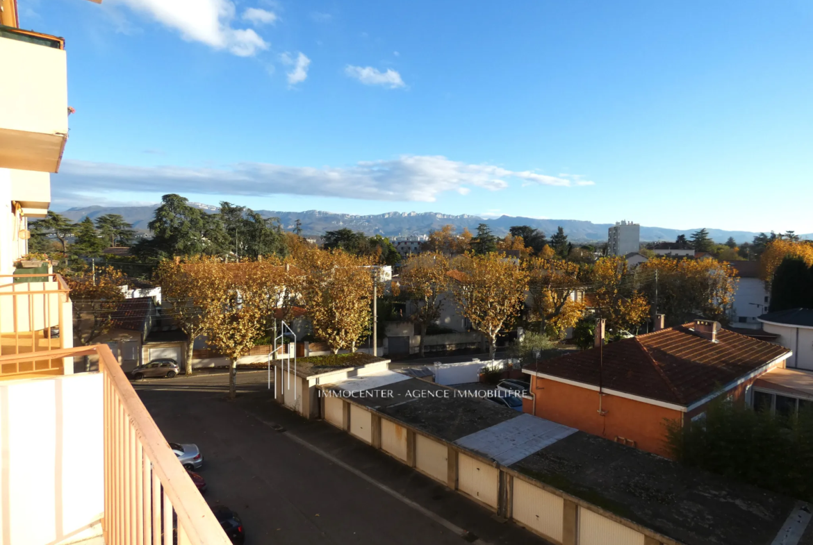 Appartement de 80 m² rénové à Romans-sur-Isère 