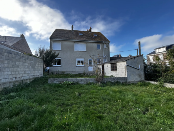 Immeuble avec 3 appartements dans le centre de Cayeux-sur-Mer