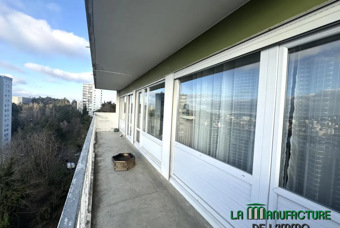 A vendre : Appartement F5 avec balcon à Saint-Étienne 