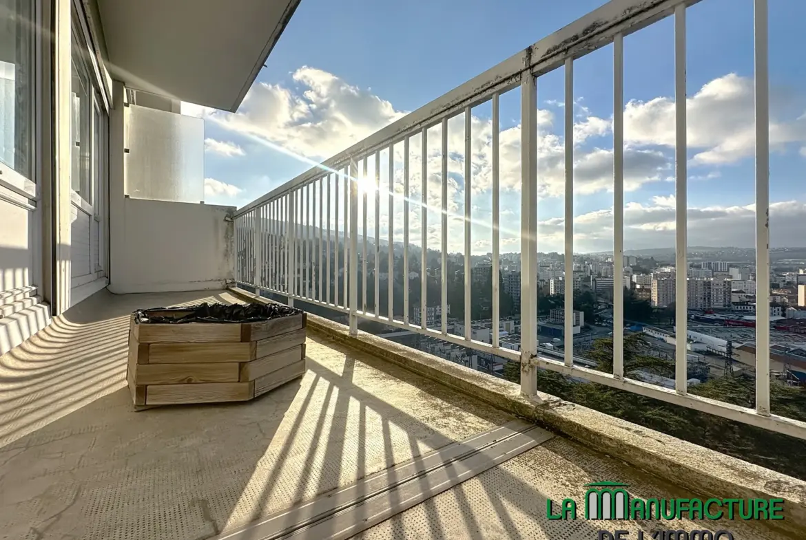 A vendre : Appartement F5 avec balcon à Saint-Étienne 