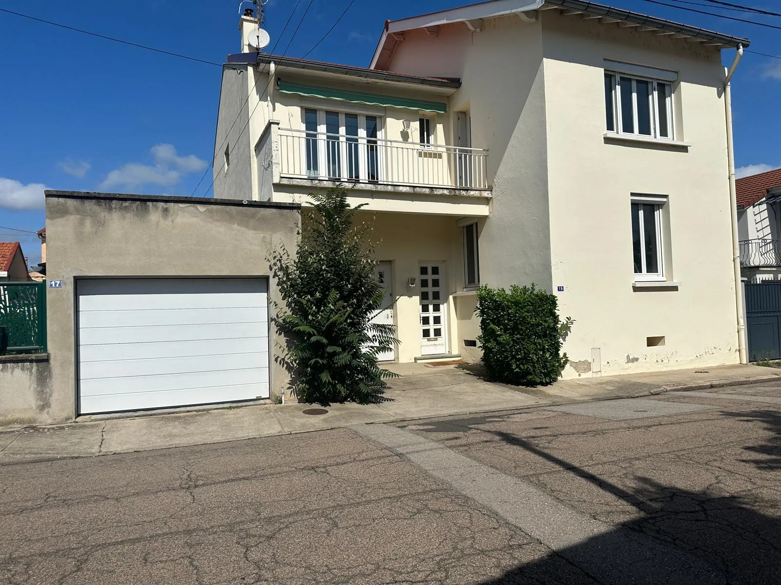 À VENDRE : Magnifique maison familiale à Le Coteau 