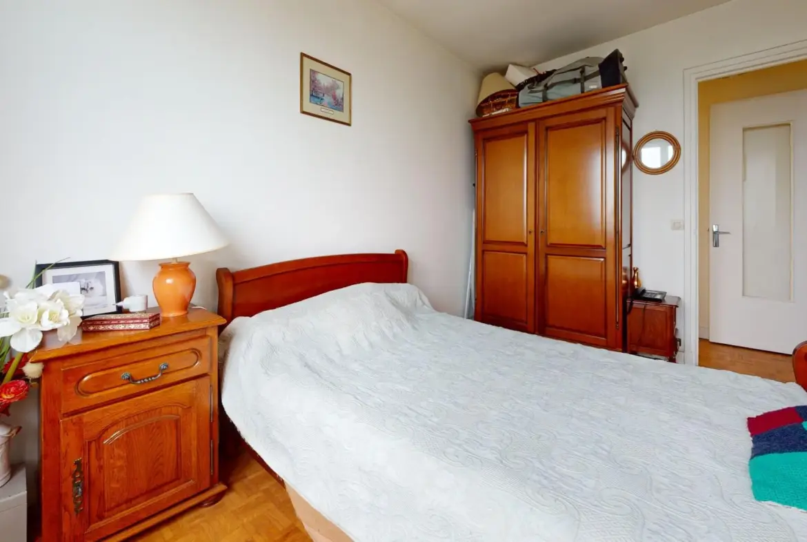 À vendre : Appartement F2 à Drancy, 100 m du RER B 