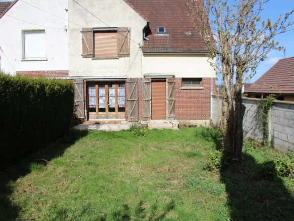 Maison avec sous-sol complet, garage et jardin à Beaucamps le Vieux