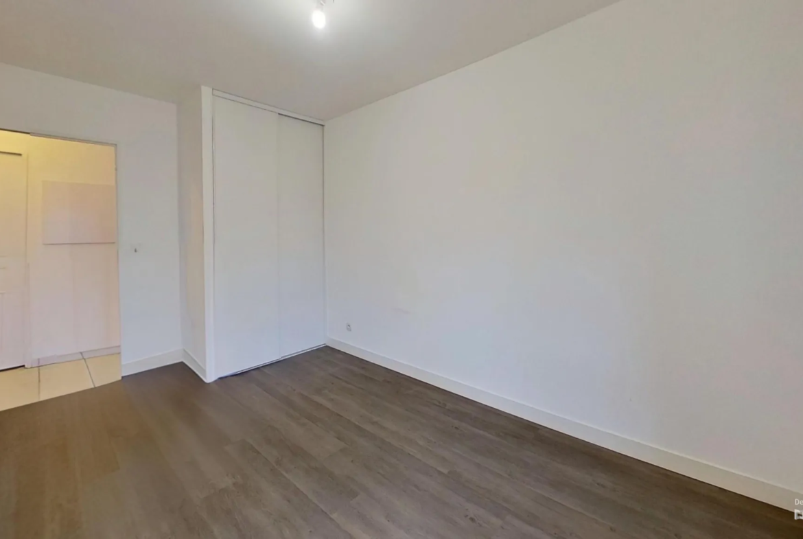 À vendre : Appartement 3 pièces avec balcon et 2 places de parking à Douvres La Délivrande 