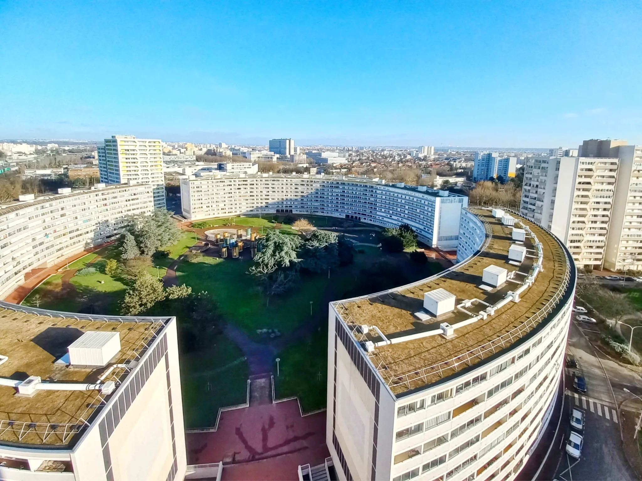 Grand studio lumineux à Creteil proche de l'Université 