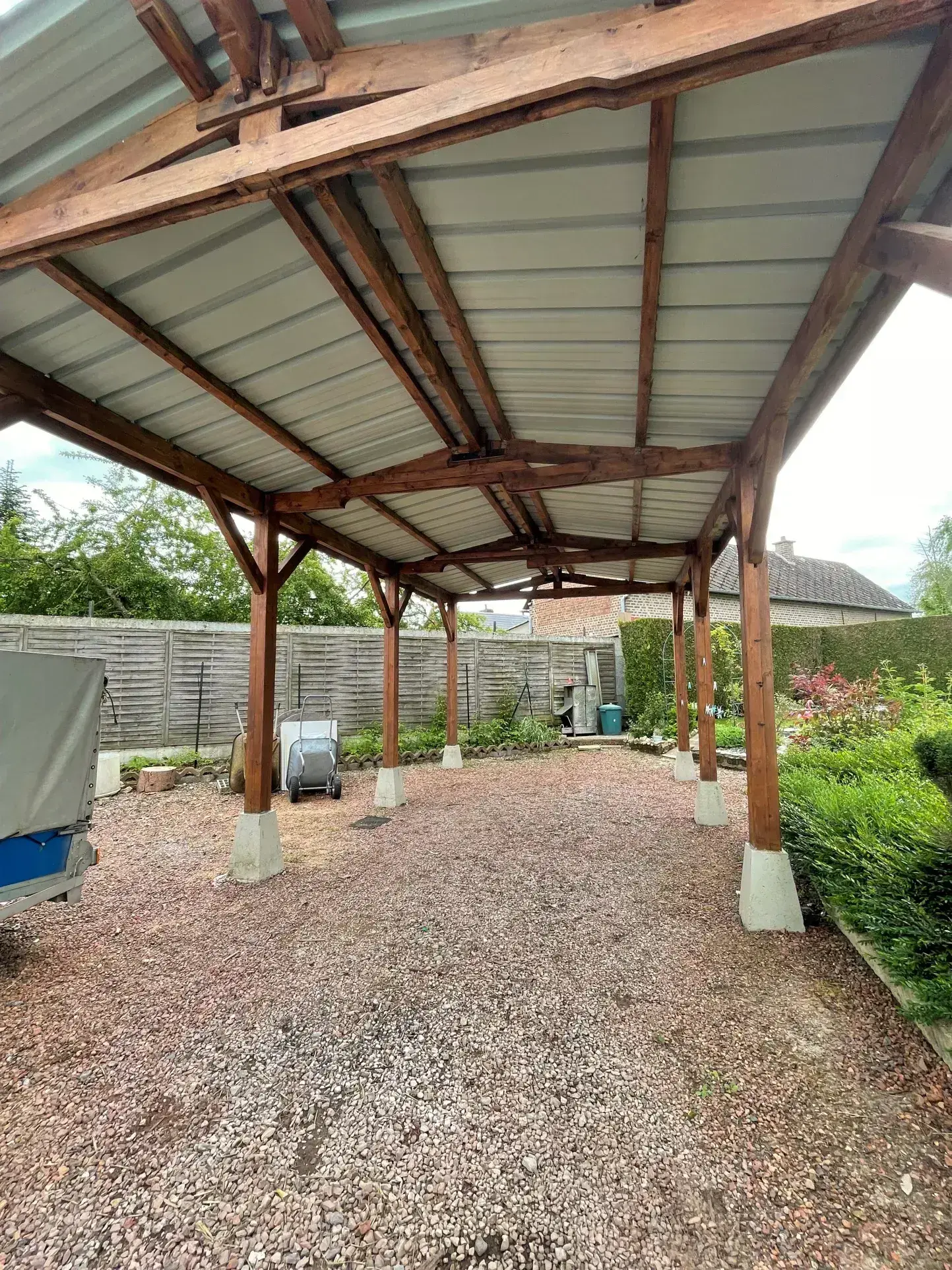 Pavillon spacieux à Saint-Quentin avec jardin et sous-sol 