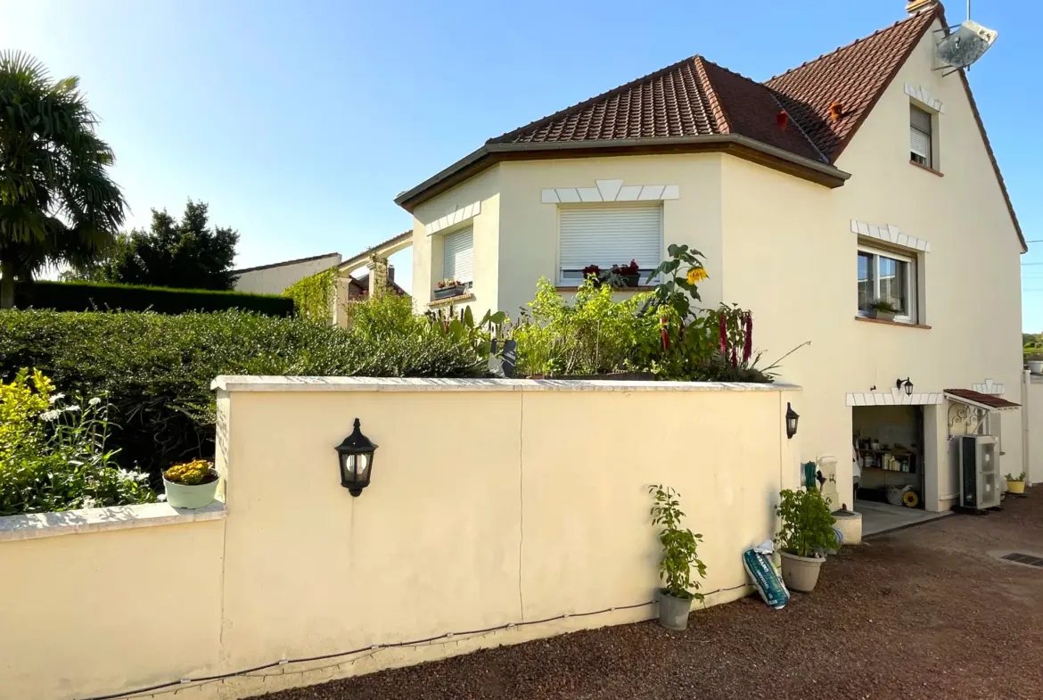 Pavillon spacieux à Saint-Quentin avec jardin et sous-sol 